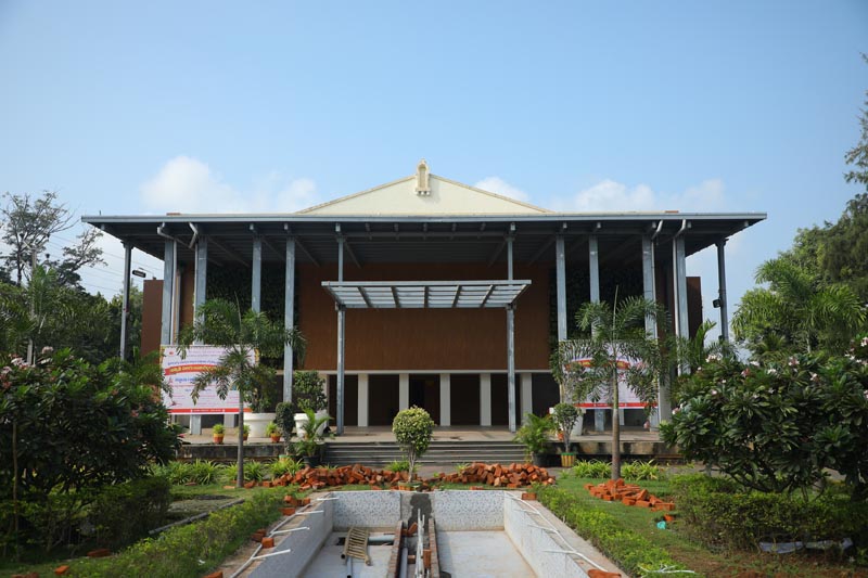 Sri Mulugu Ramalingeshwara Varaprasad Siddhanti was honoured with Jyotishyasastra Vignana Visharadha at Tummalapalli Kalakshetram, Vijayawada (1)